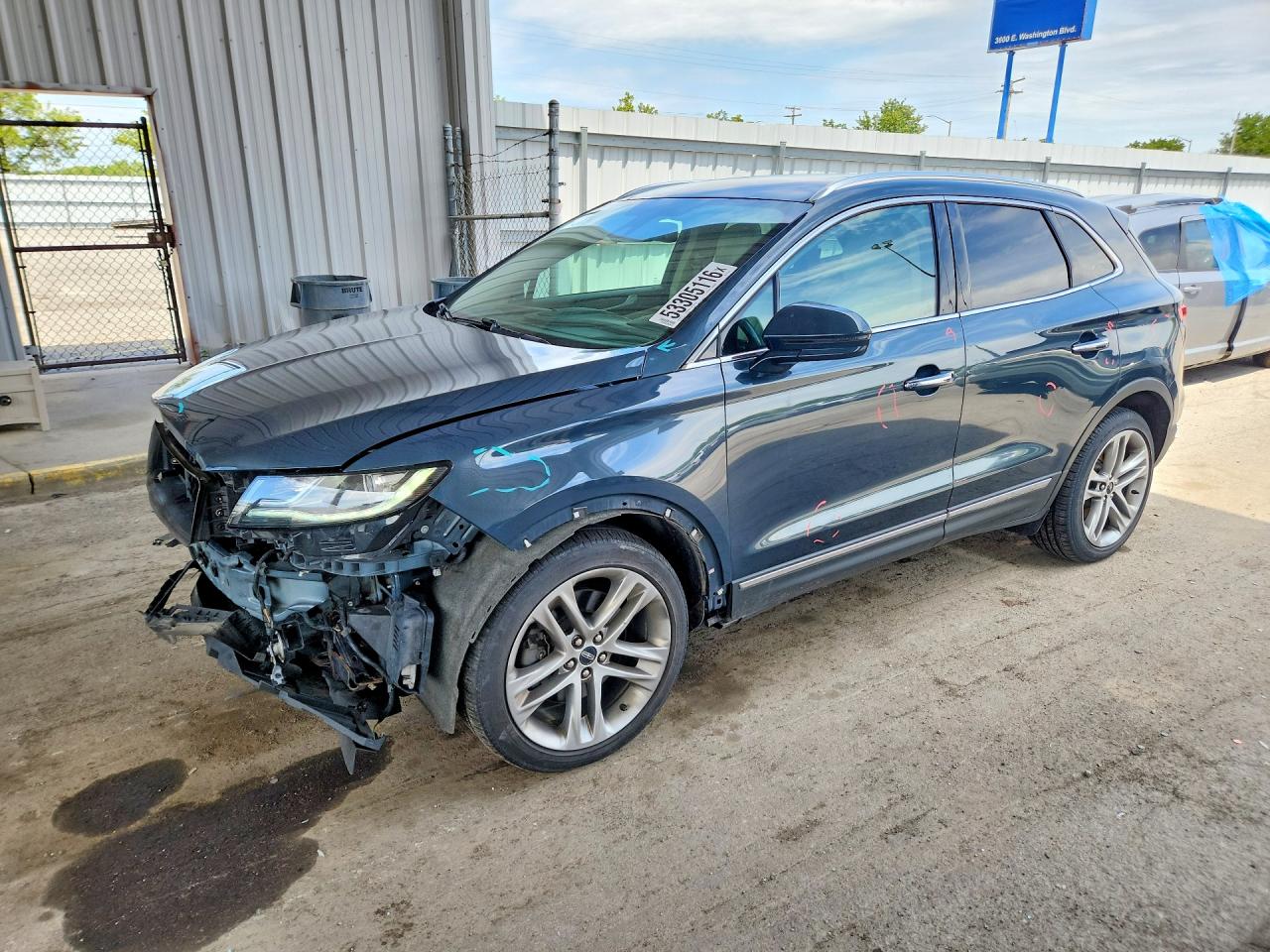 Salvage Lincoln MKC Image