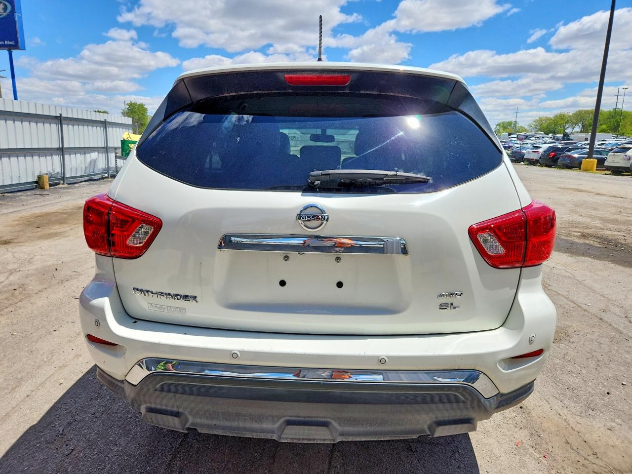 Nissan Pathfinder Sl