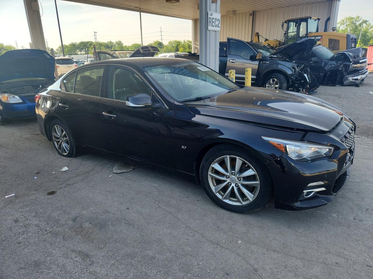INFINITI Q50 Base