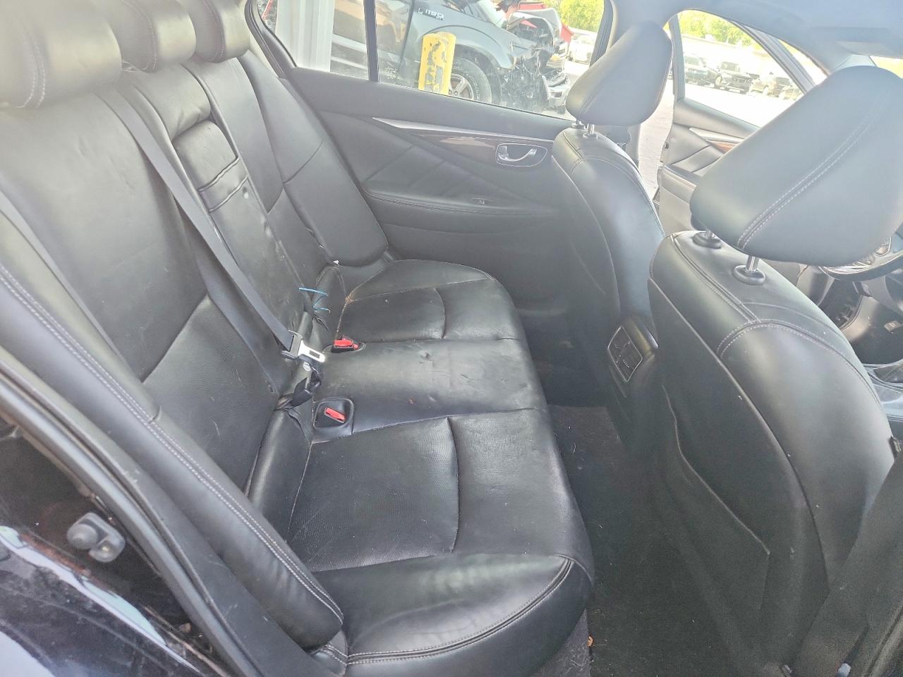 INFINITI Q50 Base