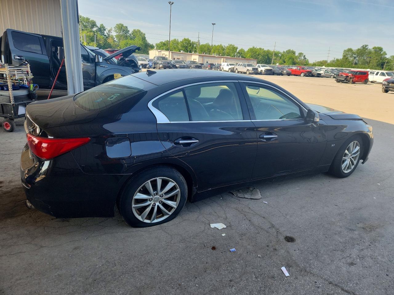 INFINITI Q50 Base