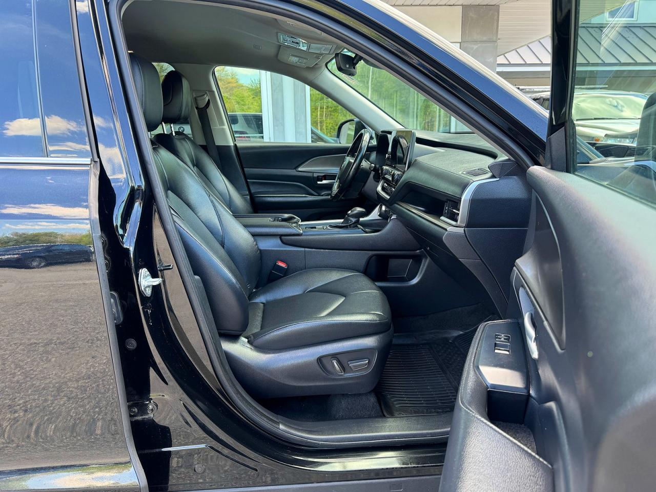 Toyota Grand High Xle