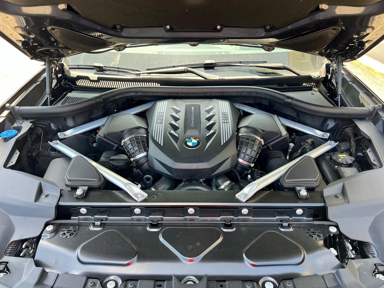 BMW X Series M50i