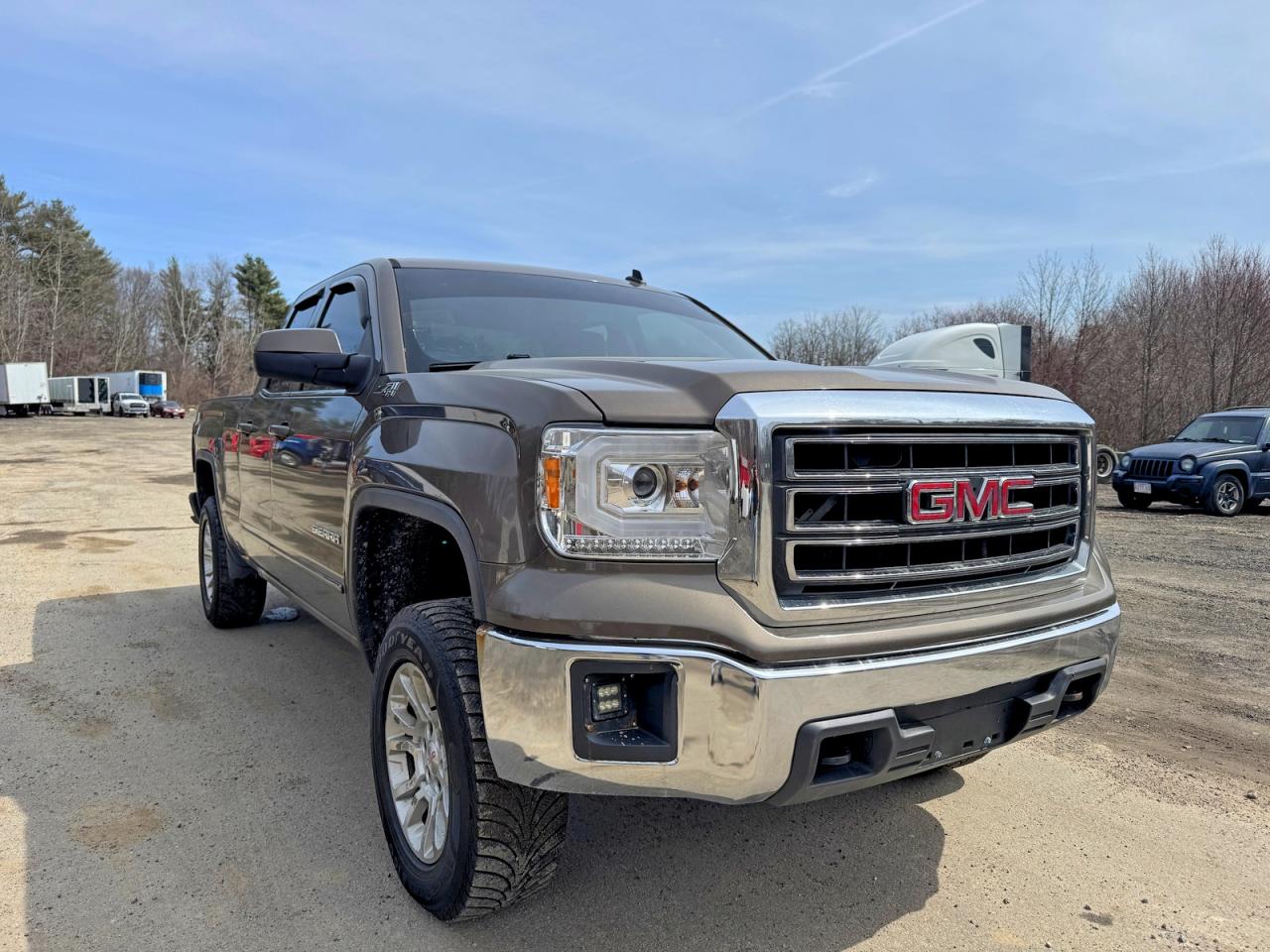 Salvage GMC Sierra Image