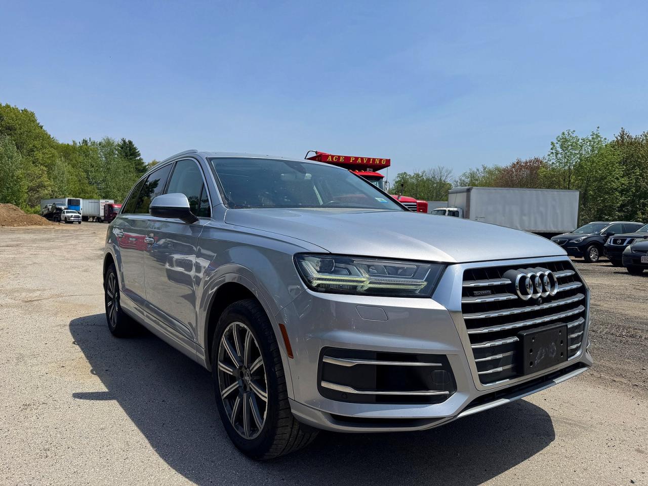 2017 Audi Q7 WA1LAAF78HD******