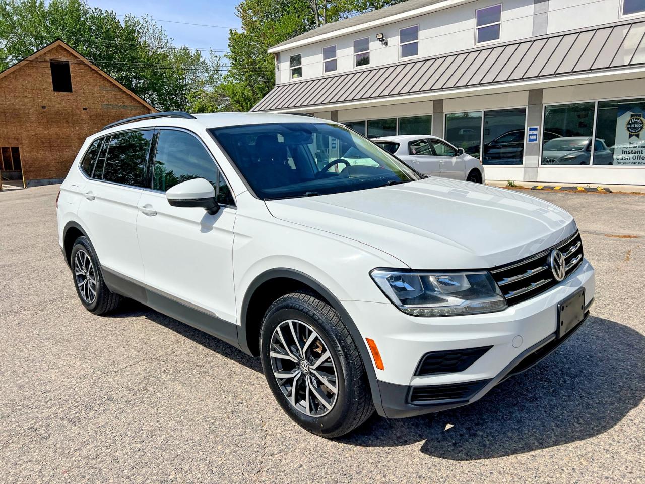 Salvage Volkswagen Tiguan Image