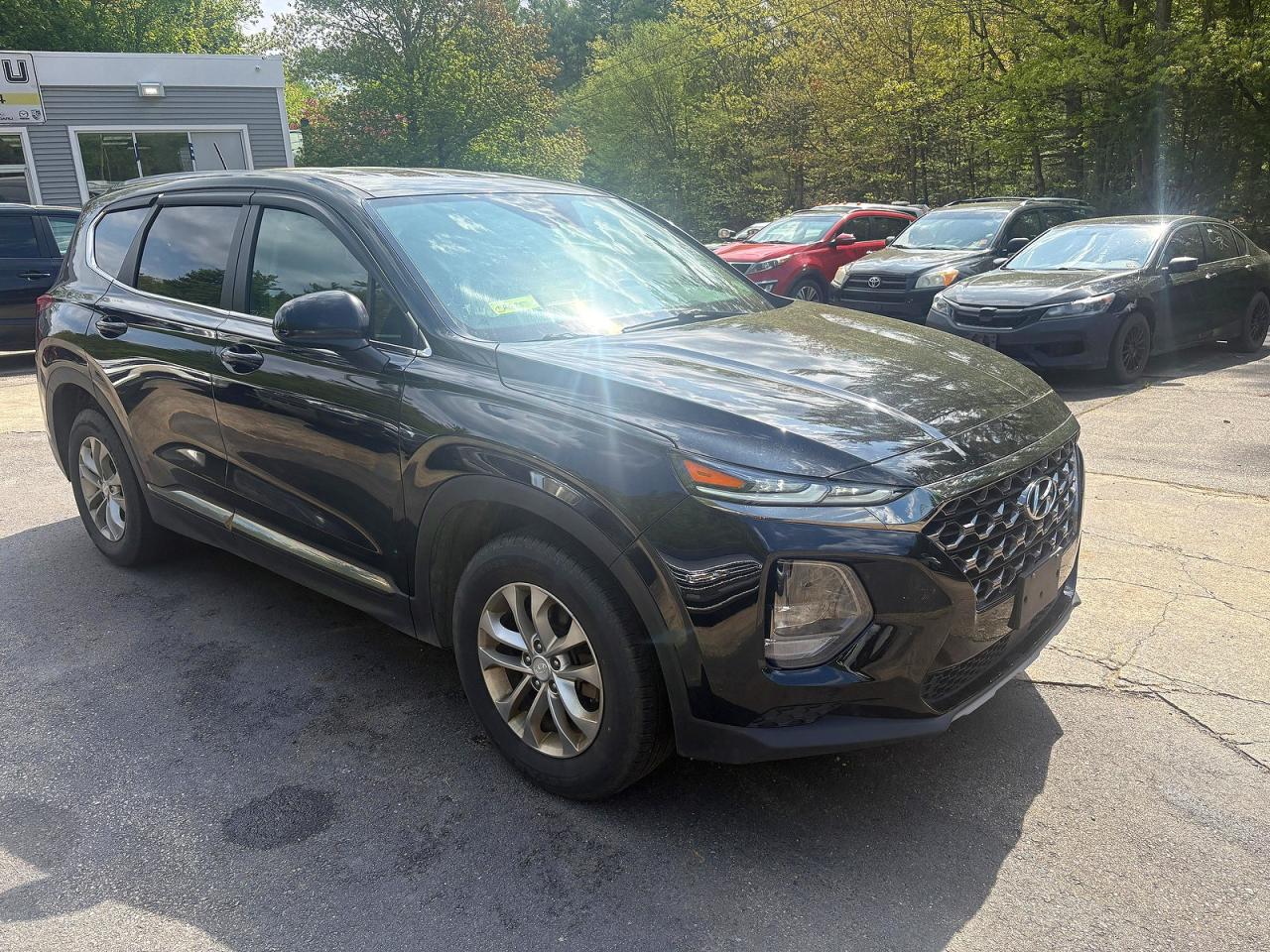 Salvage Hyundai SANTA FE Image