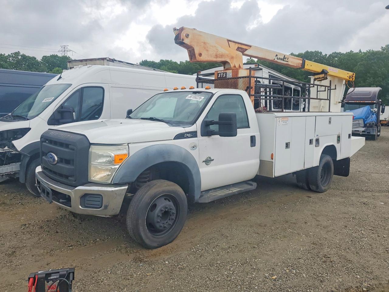 Salvage Ford F-450 Image