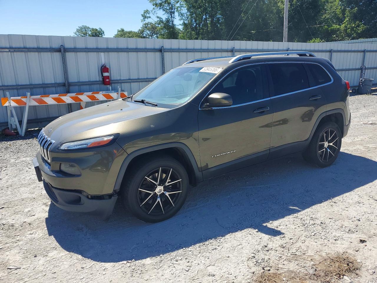 Salvage Jeep Cherokee Image