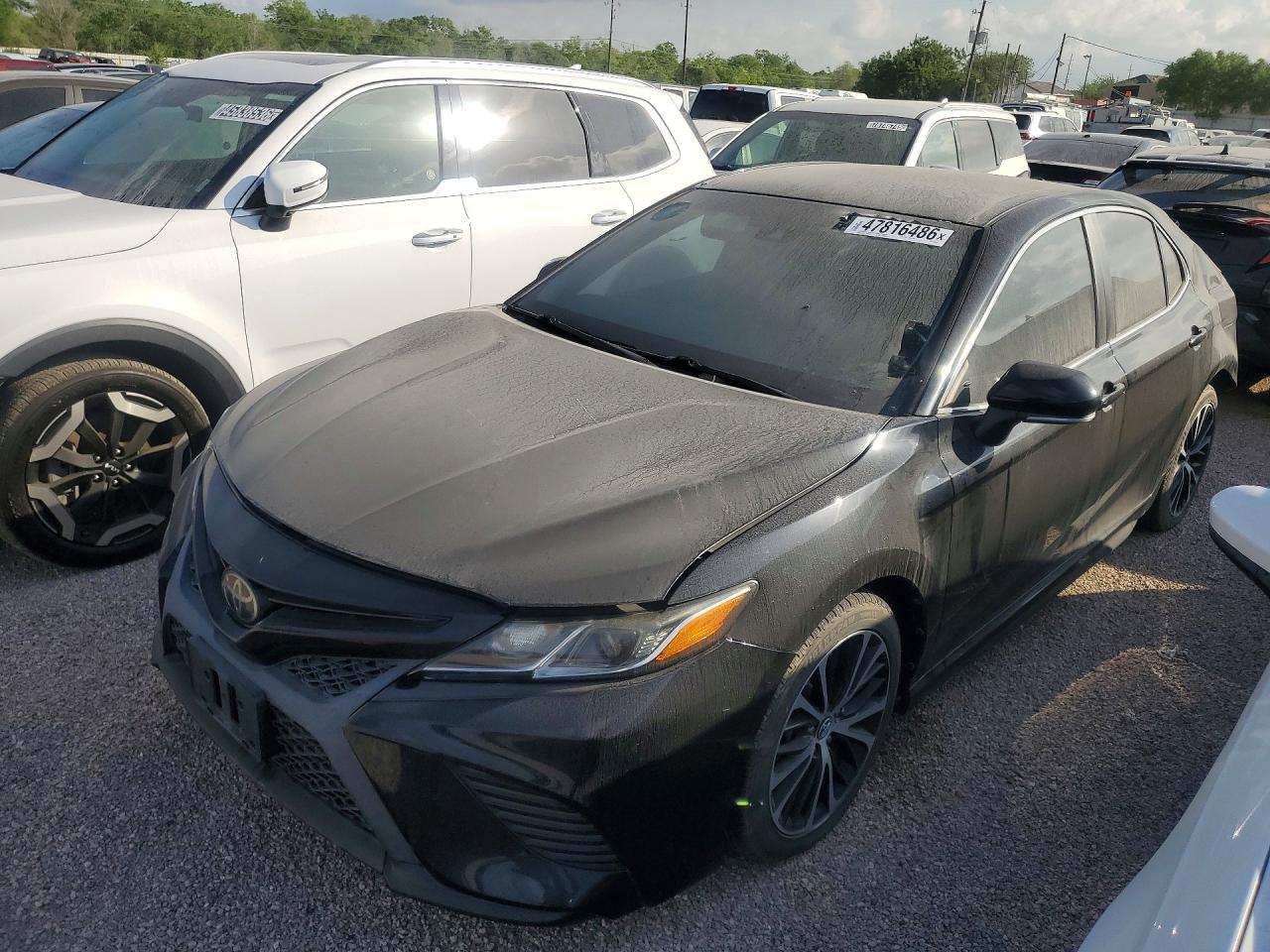 Salvage Toyota Camry Image
