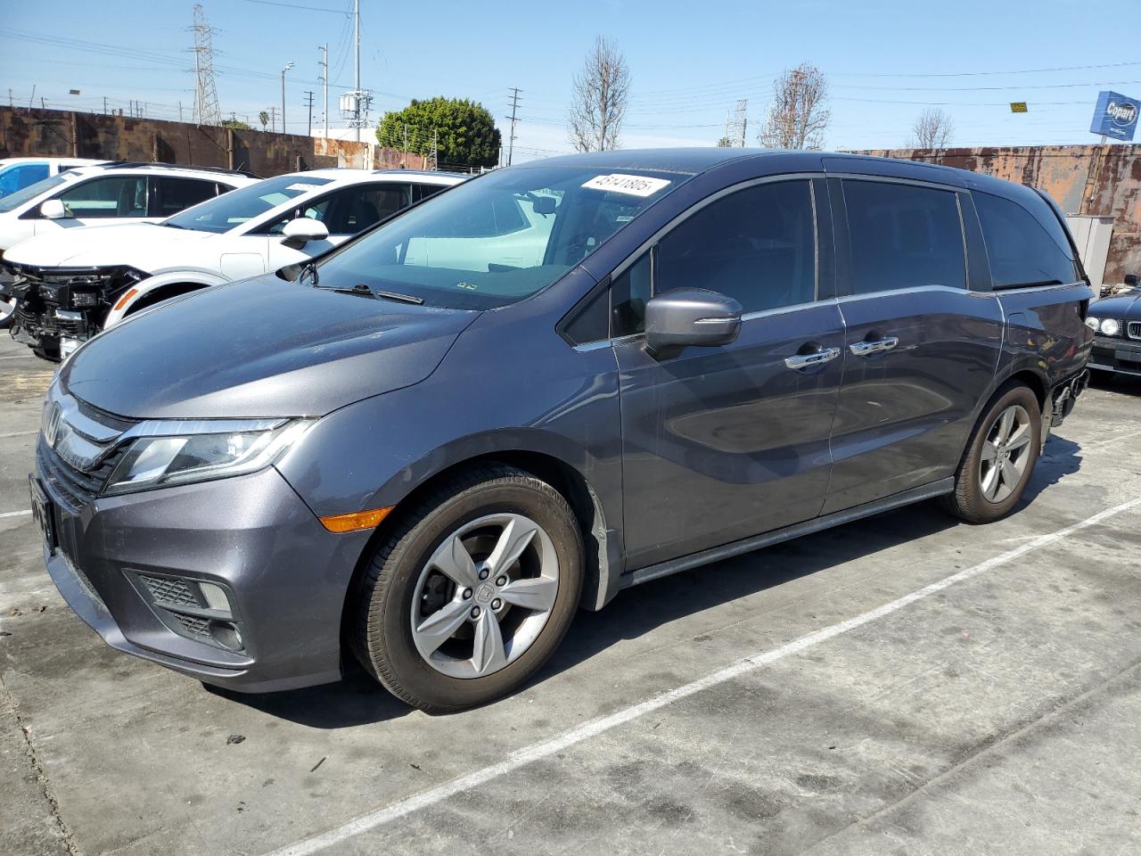 Salvage Honda Odyssey Image