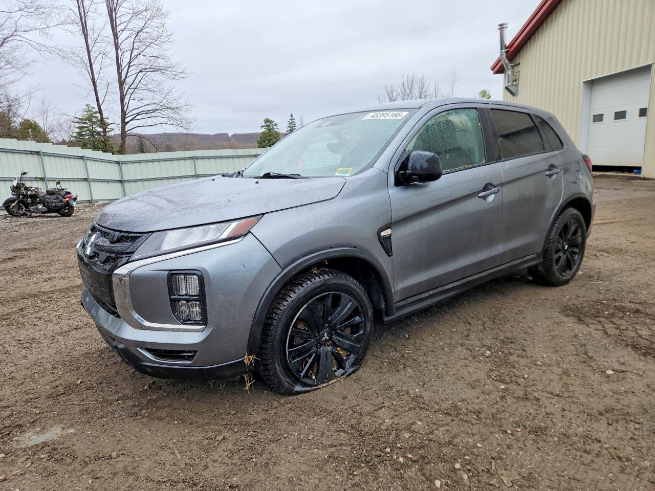 Salvage Mitsubishi Outlander Image