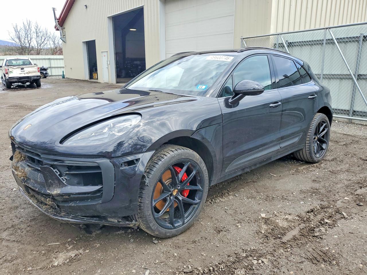 Salvage Porsche Macan Image