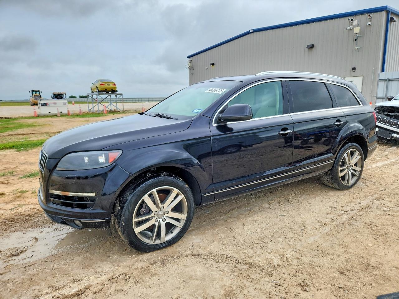 Salvage Audi Q7 Image