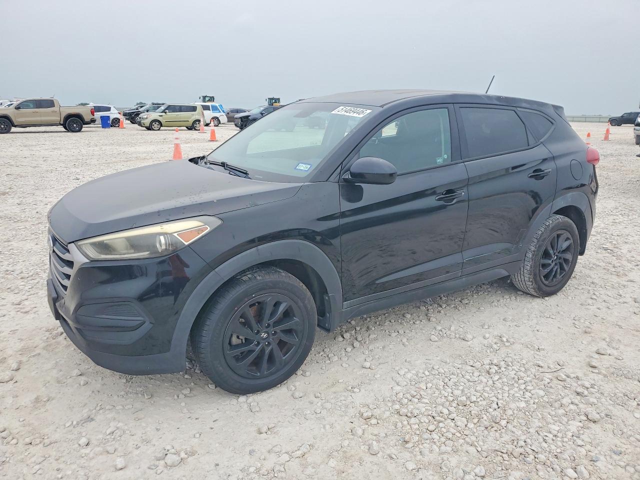 Salvage Hyundai TUCSON Image