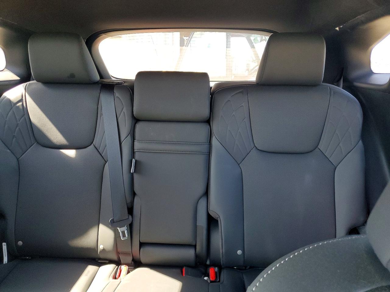 Lexus RX Base