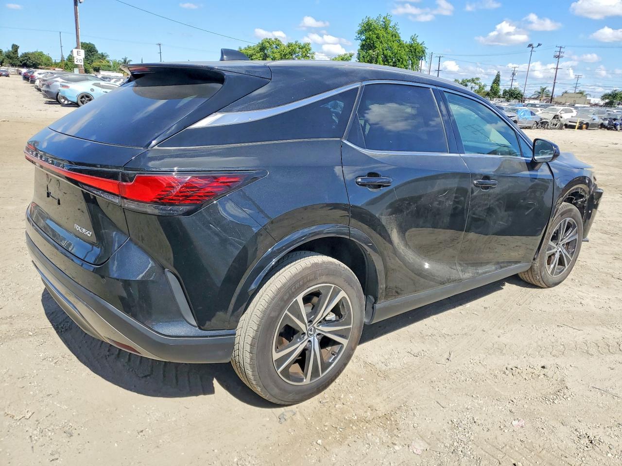 Lexus RX Base