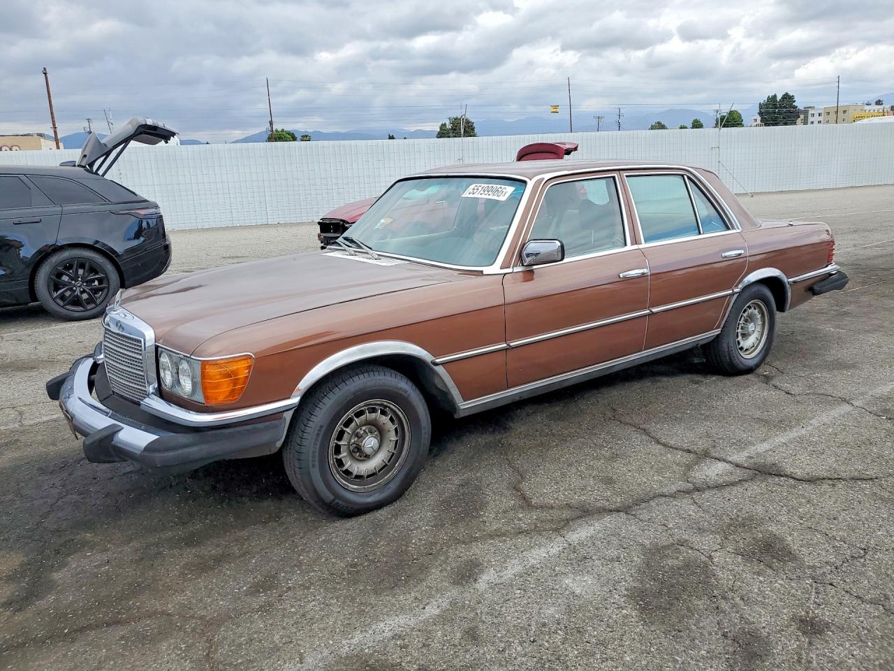 Salvage Mercedes-Benz 280-Class Image