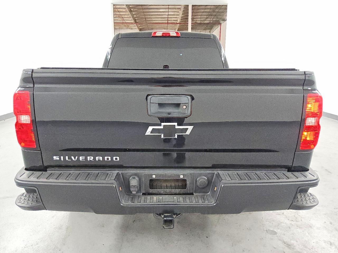 Salvage Chevrolet Silverado Image
