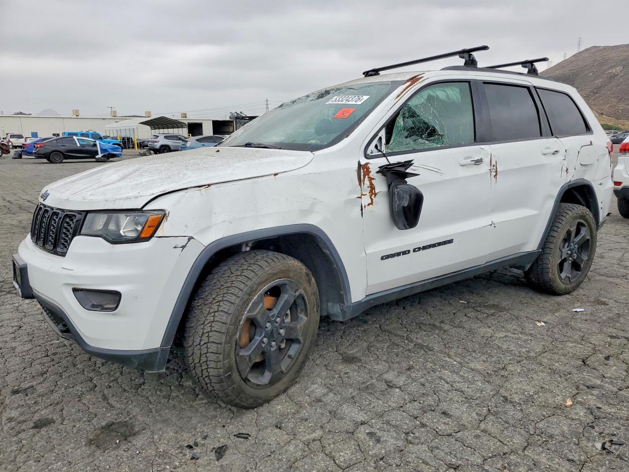 Salvage Jeep Cherokee Image