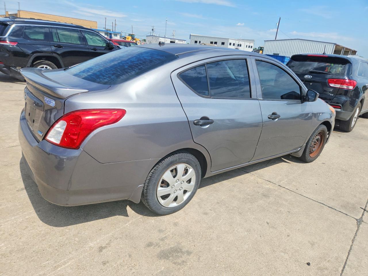 Nissan Versa 1.6 S Plus
