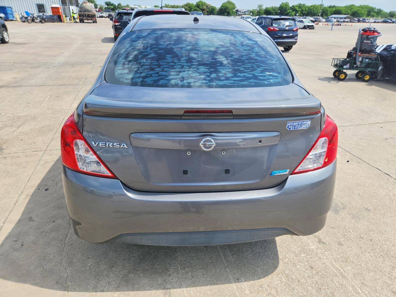 Nissan Versa 1.6 S Plus