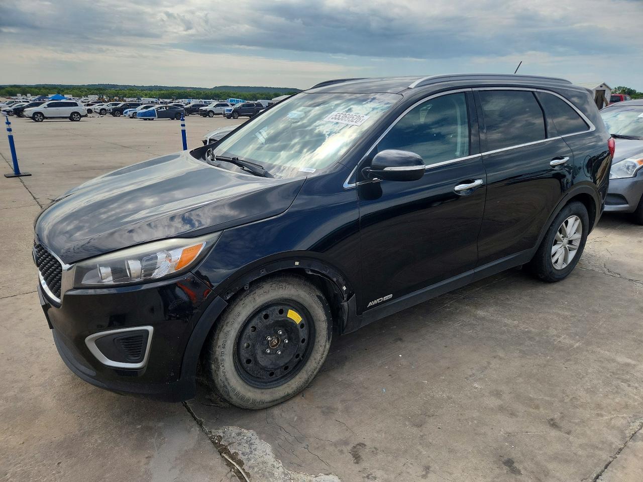 Salvage Kia Sorento Image