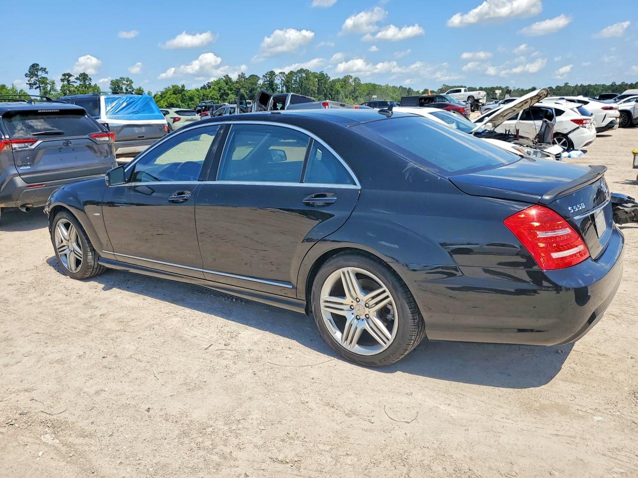 Mercedes-Benz S-Class 550