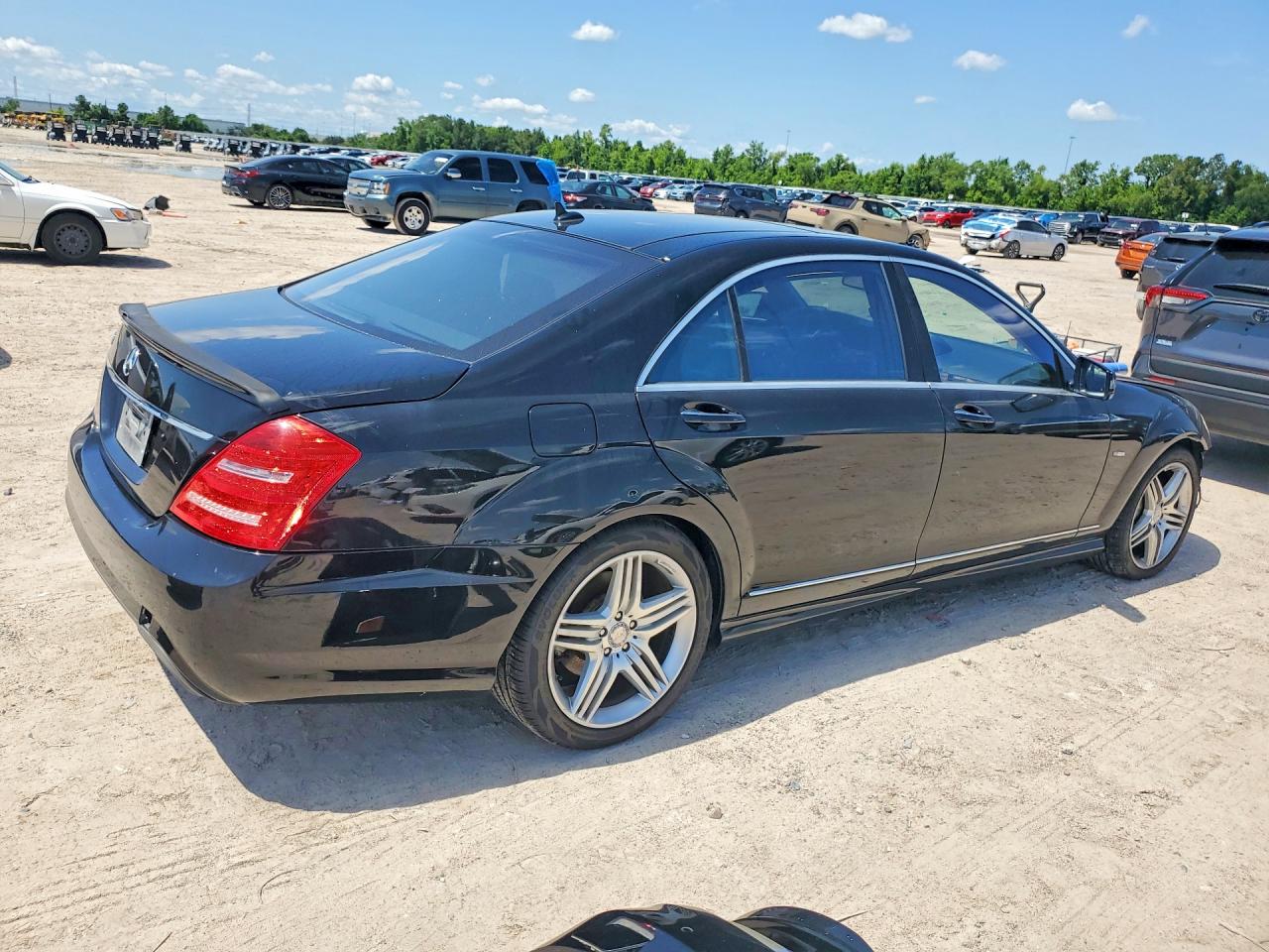 Mercedes-Benz S-Class 550