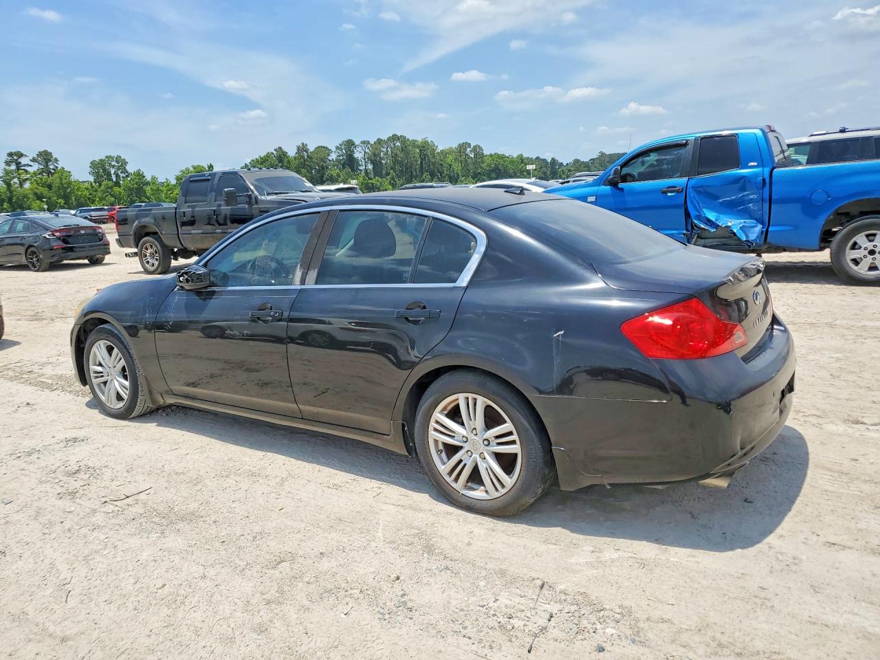 INFINITI G37 Base