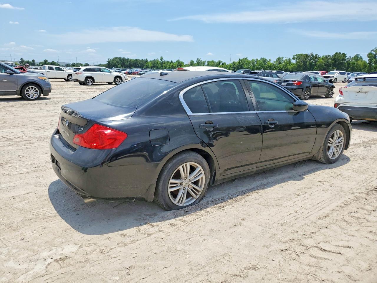 INFINITI G37 Base