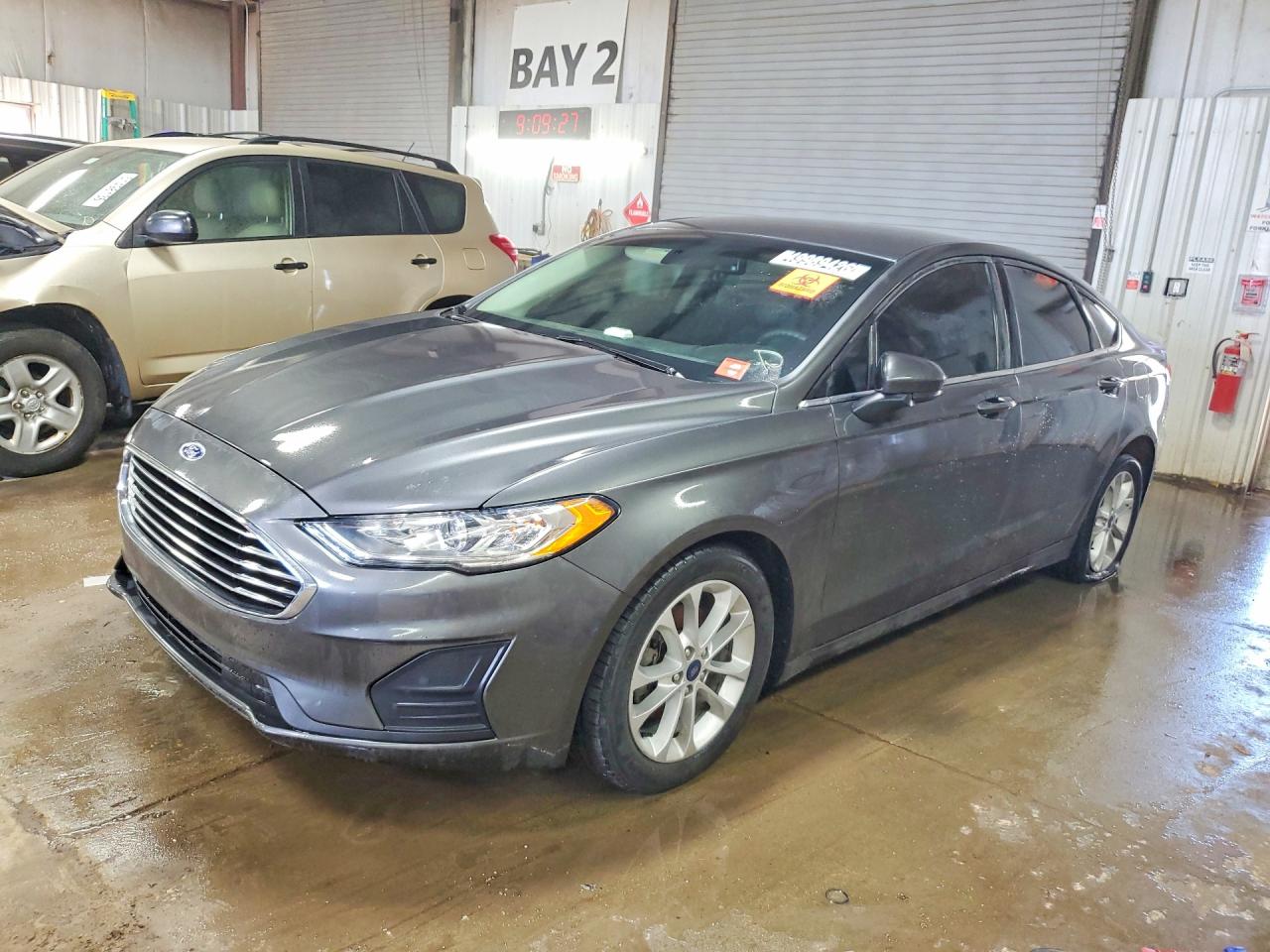 Salvage Ford Fusion Image