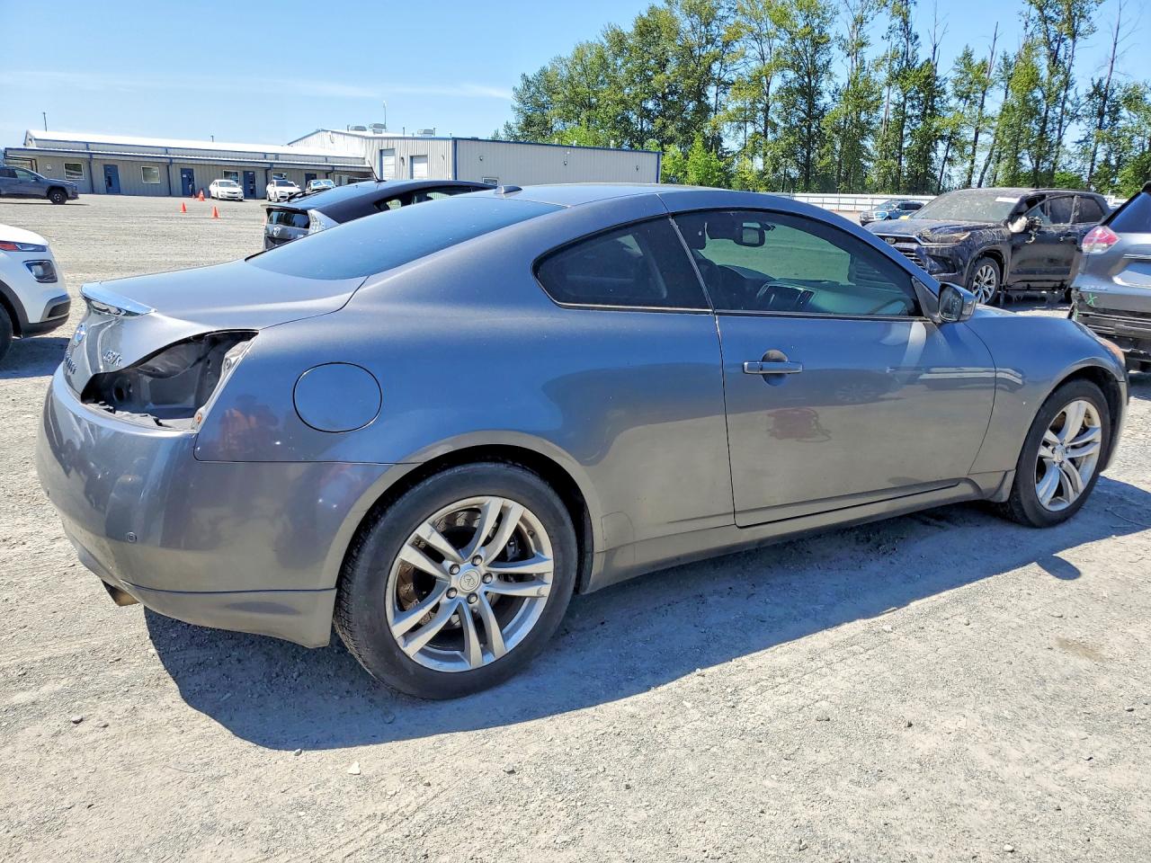 INFINITI G37 X