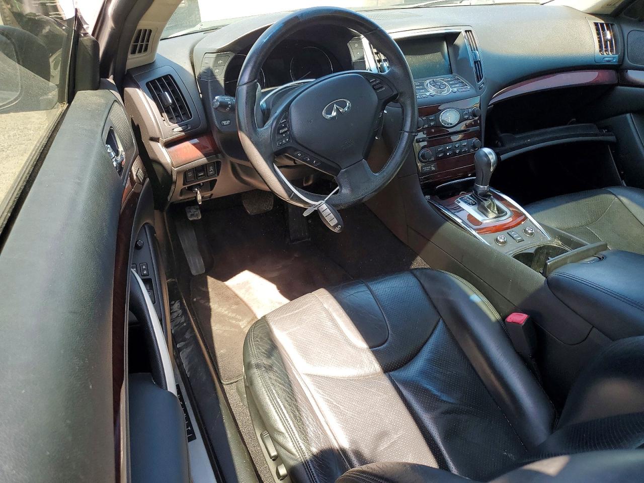 INFINITI G37 X