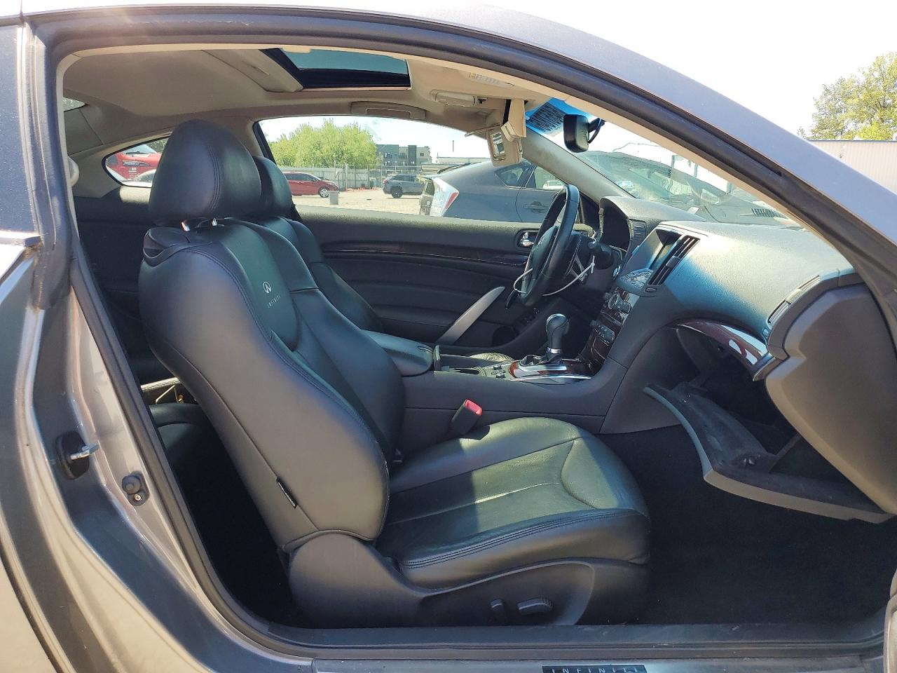 INFINITI G37 X