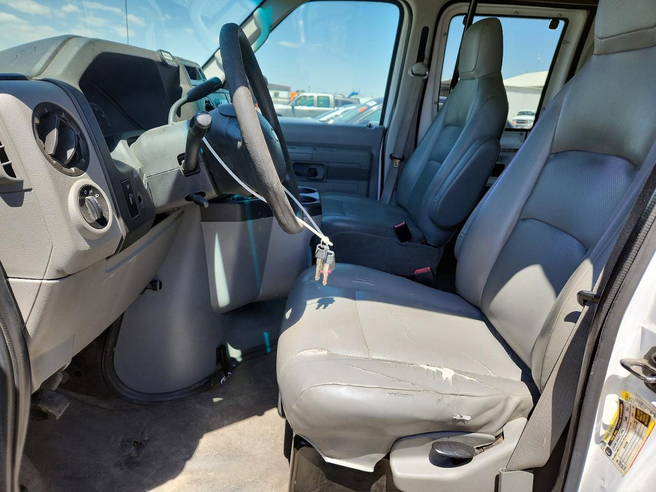 Ford Econoline E250 Van
