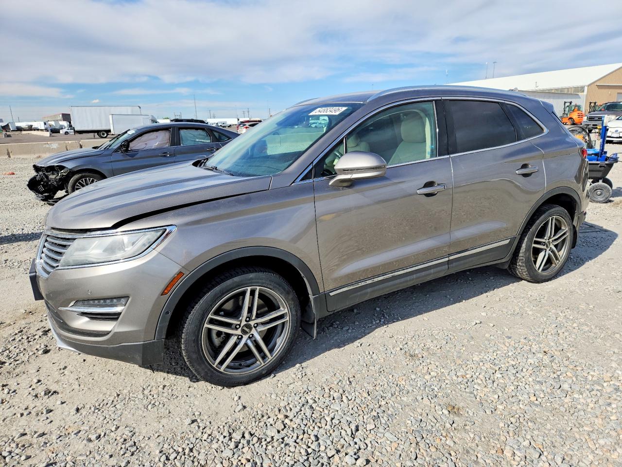 Salvage Lincoln MKC Image