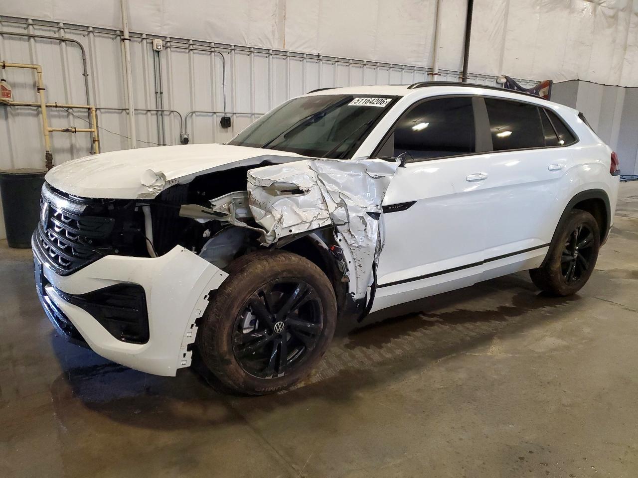 Salvage Volkswagen Atlas Image