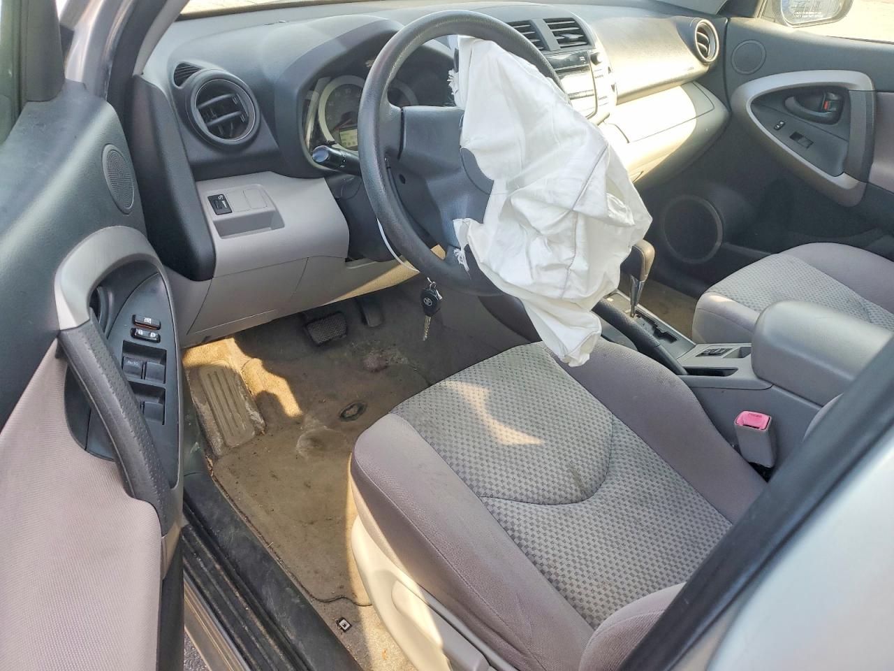 Toyota RAV4 Base