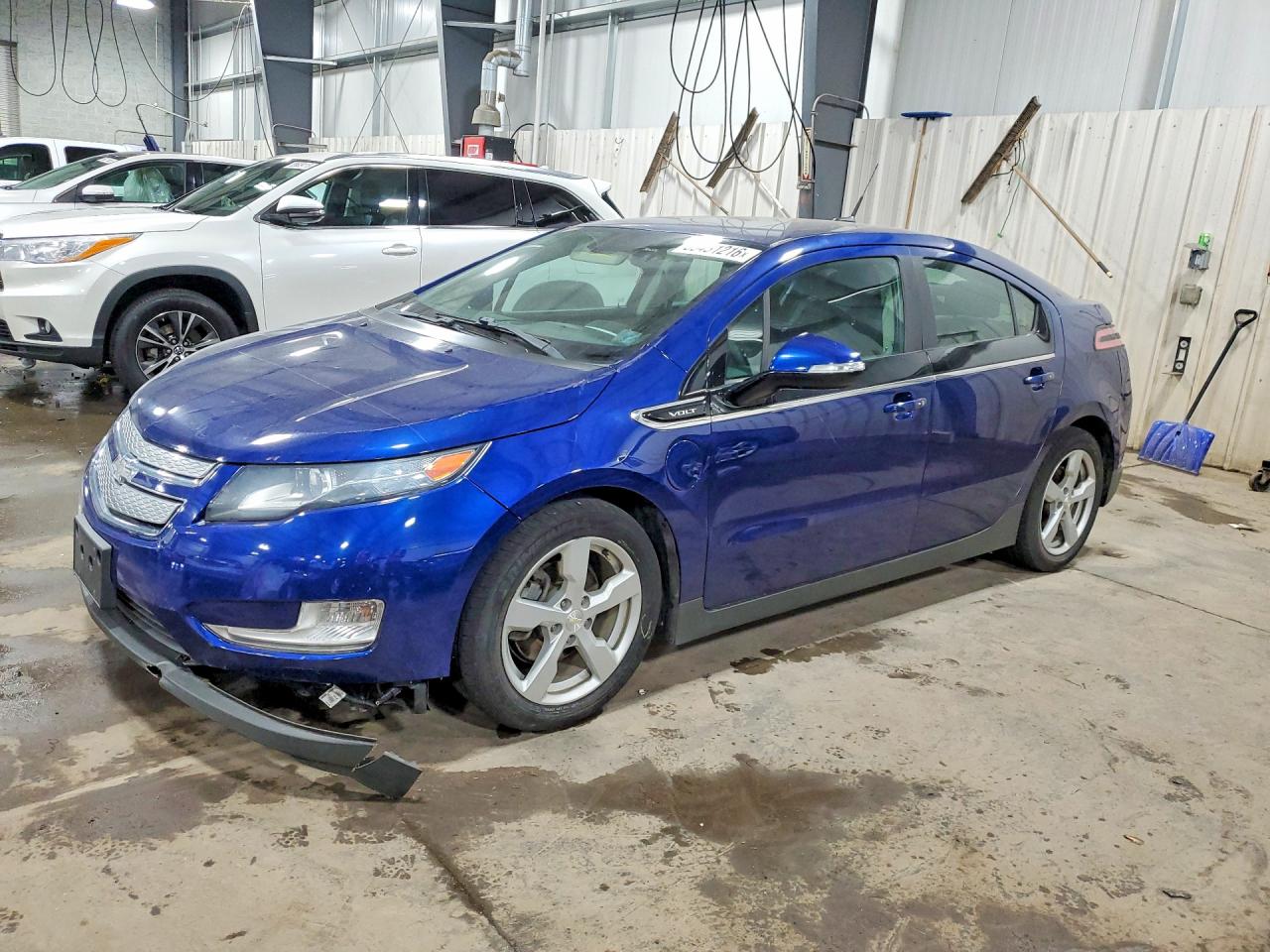 Salvage Chevrolet Volt Image