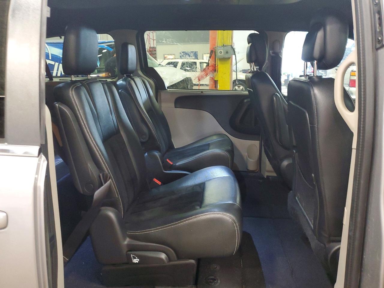 Dodge Caravan Sxt