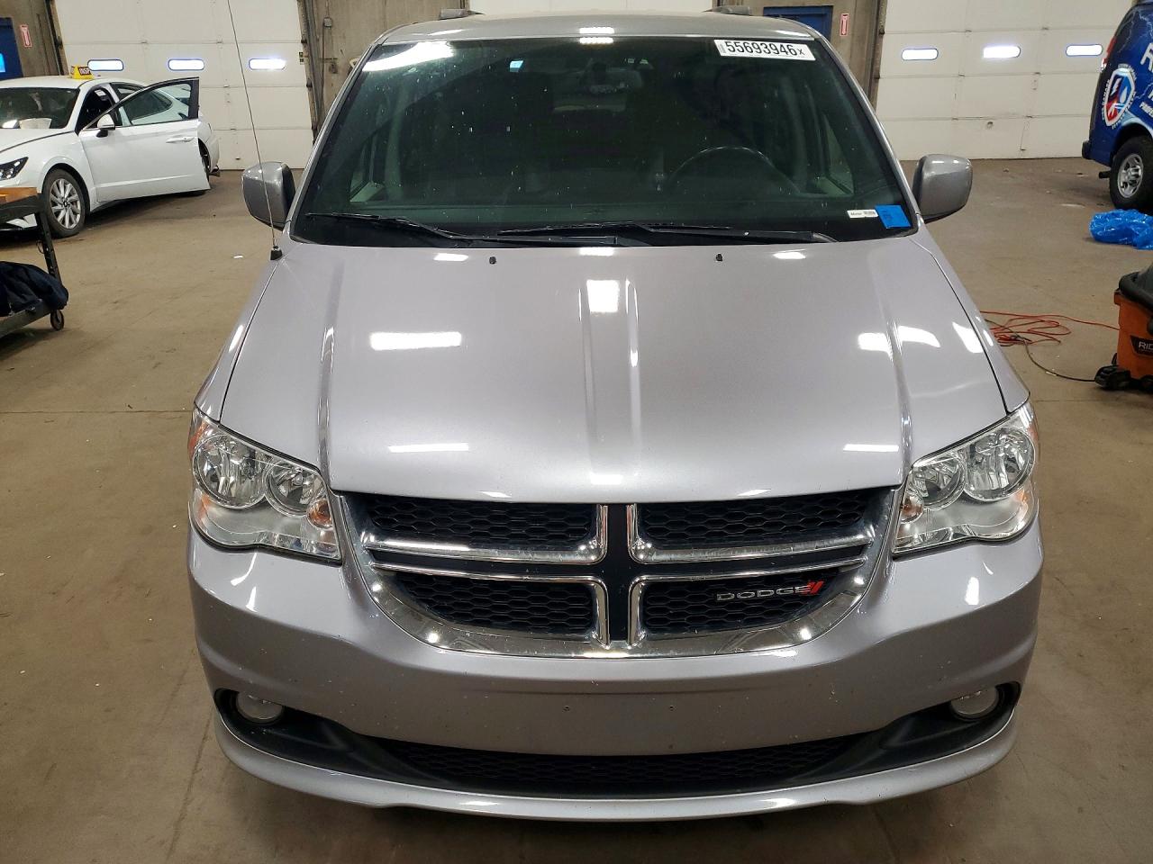 Dodge Caravan Sxt