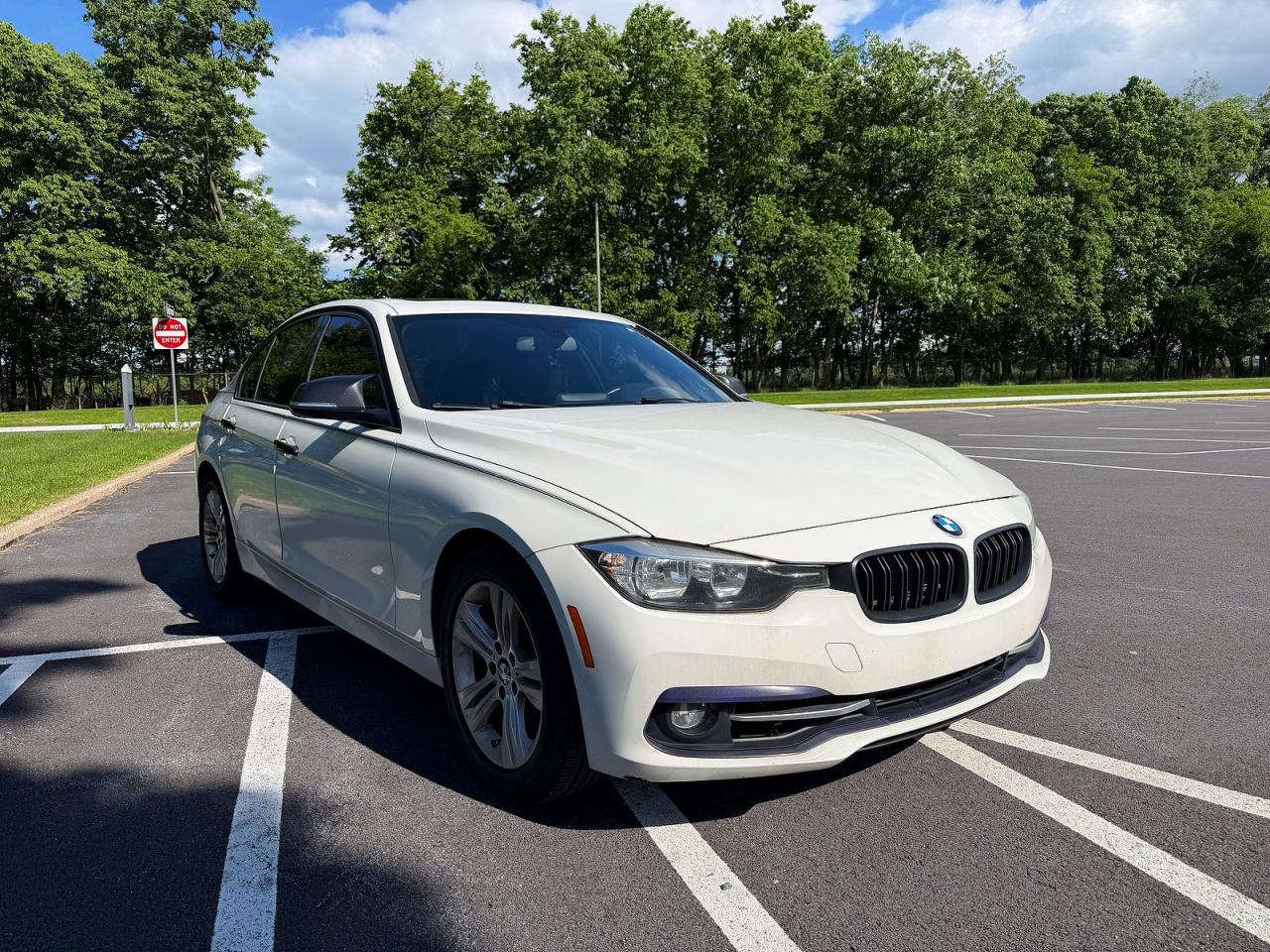 Salvage BMW 3 Series Image
