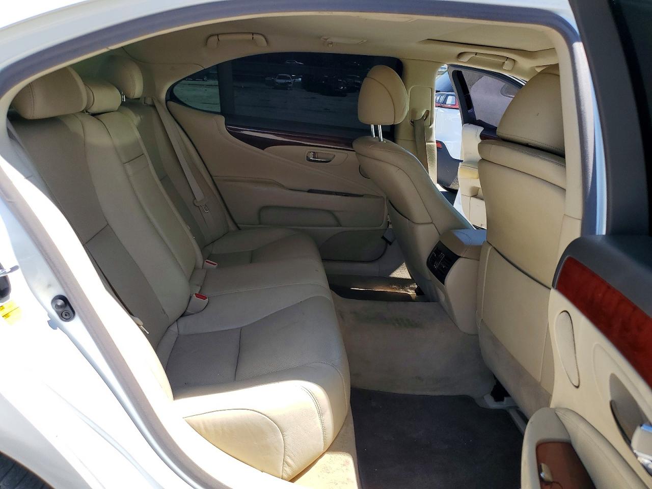 Lexus LS L
