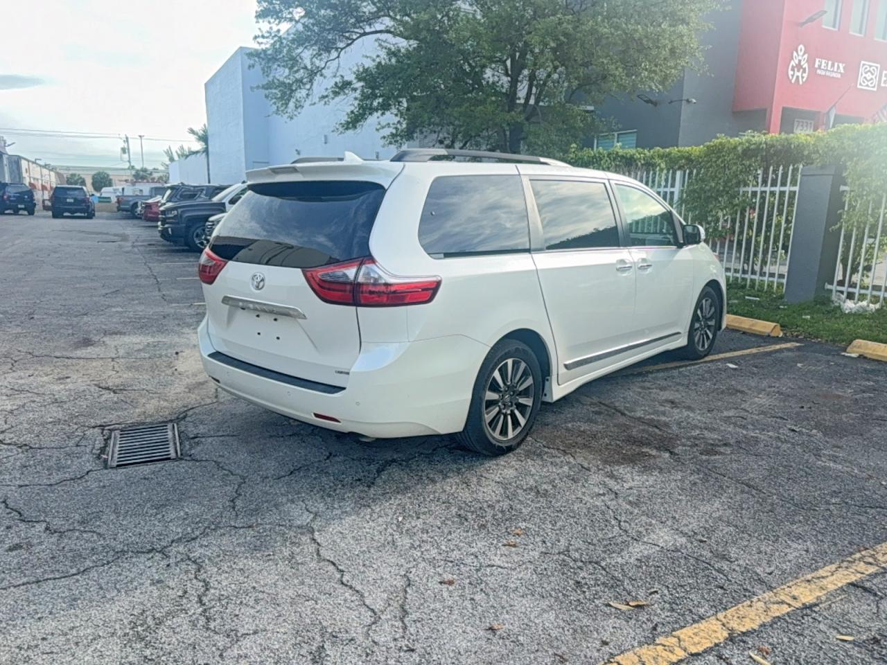 Toyota Sienna Limited Premium 7-passenger