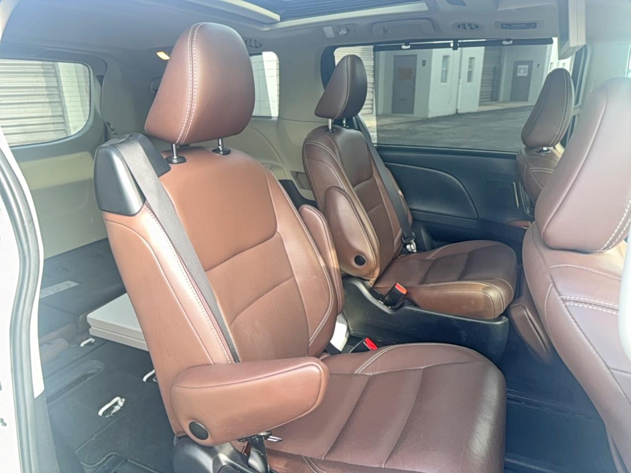 Toyota Sienna Limited Premium 7-passenger