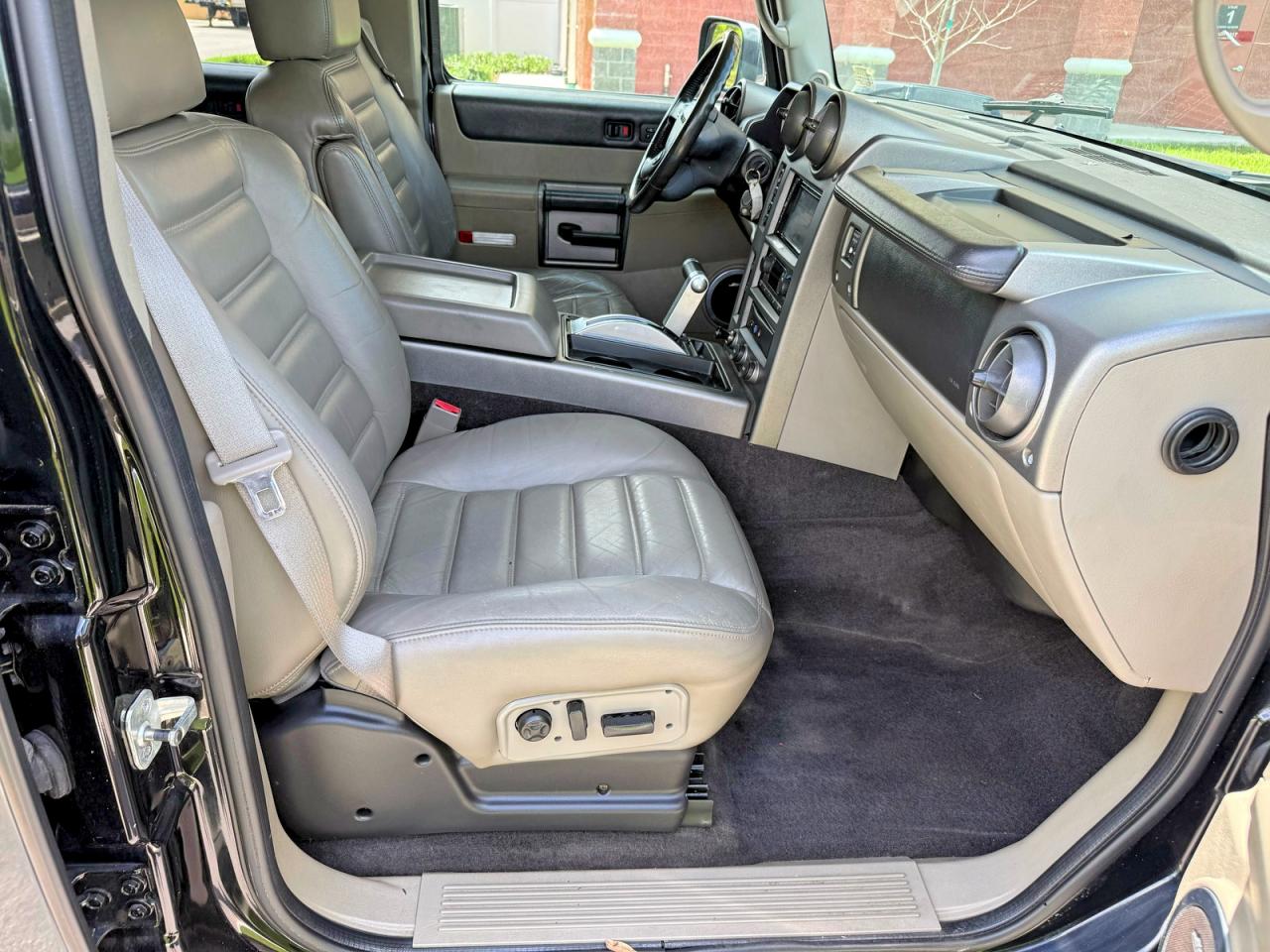 HUMMER H2