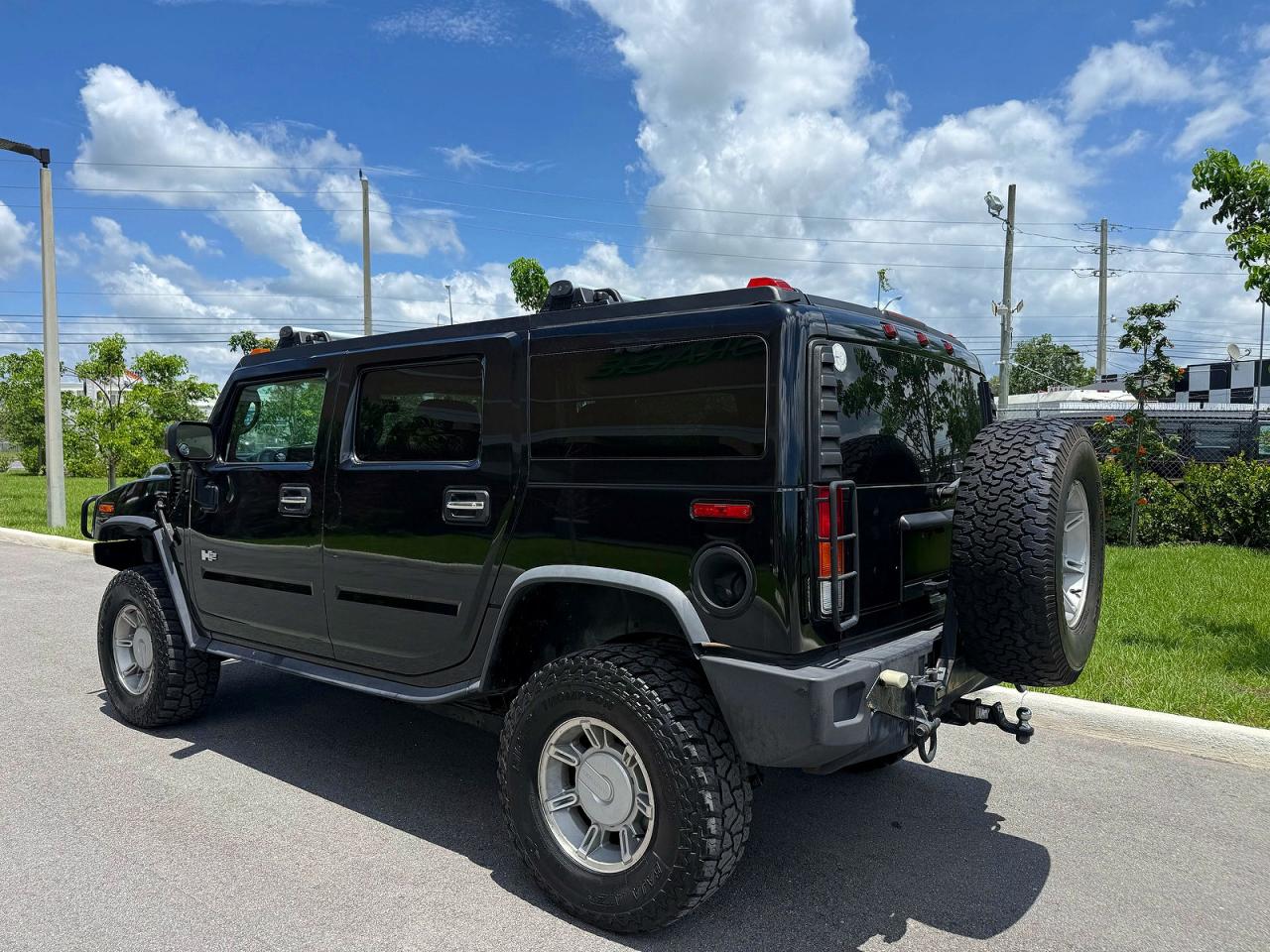 HUMMER H2
