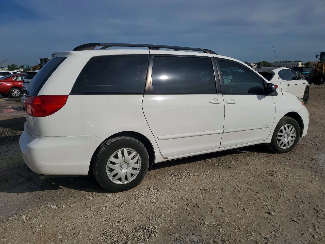 Toyota Sienna Ce 7-passenger
