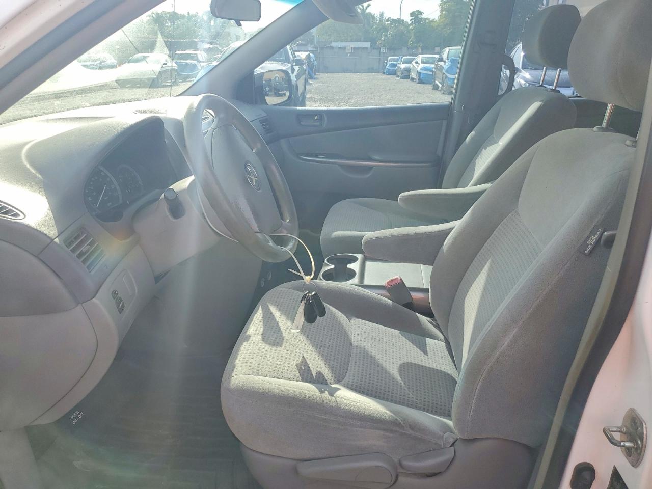 Toyota Sienna Ce 7-passenger